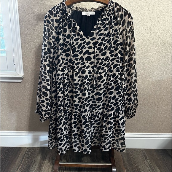 LOFT Dresses & Skirts - LOFT animal print Flowy dress size MP med petite long sleeve loose